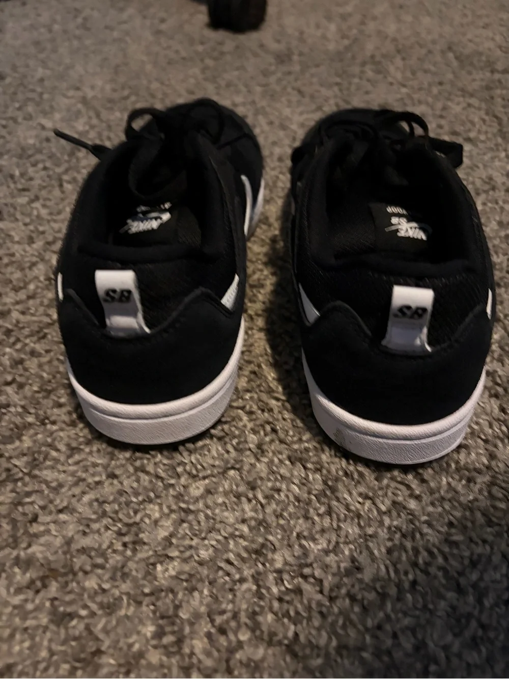 Nike SB black sneakers